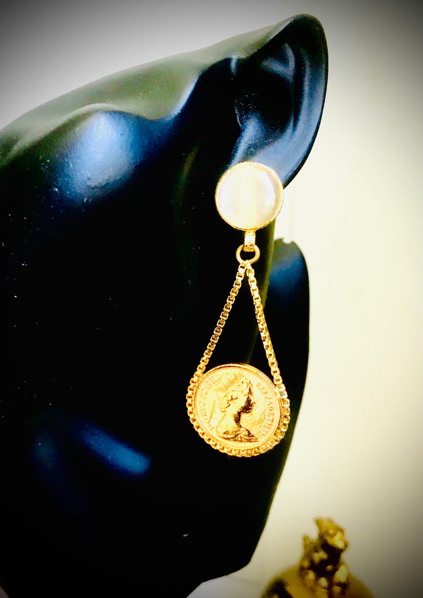 Elizabeth II Earrings