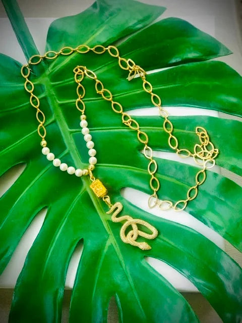 Pearls Snake Necklace